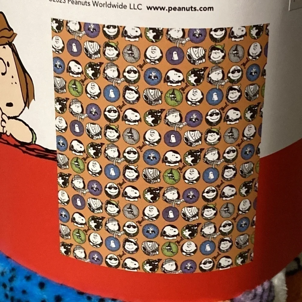 PEANUTS CHARACTERS HALLOWEEN CIRCLES 50 X 70 PLUSH THROW